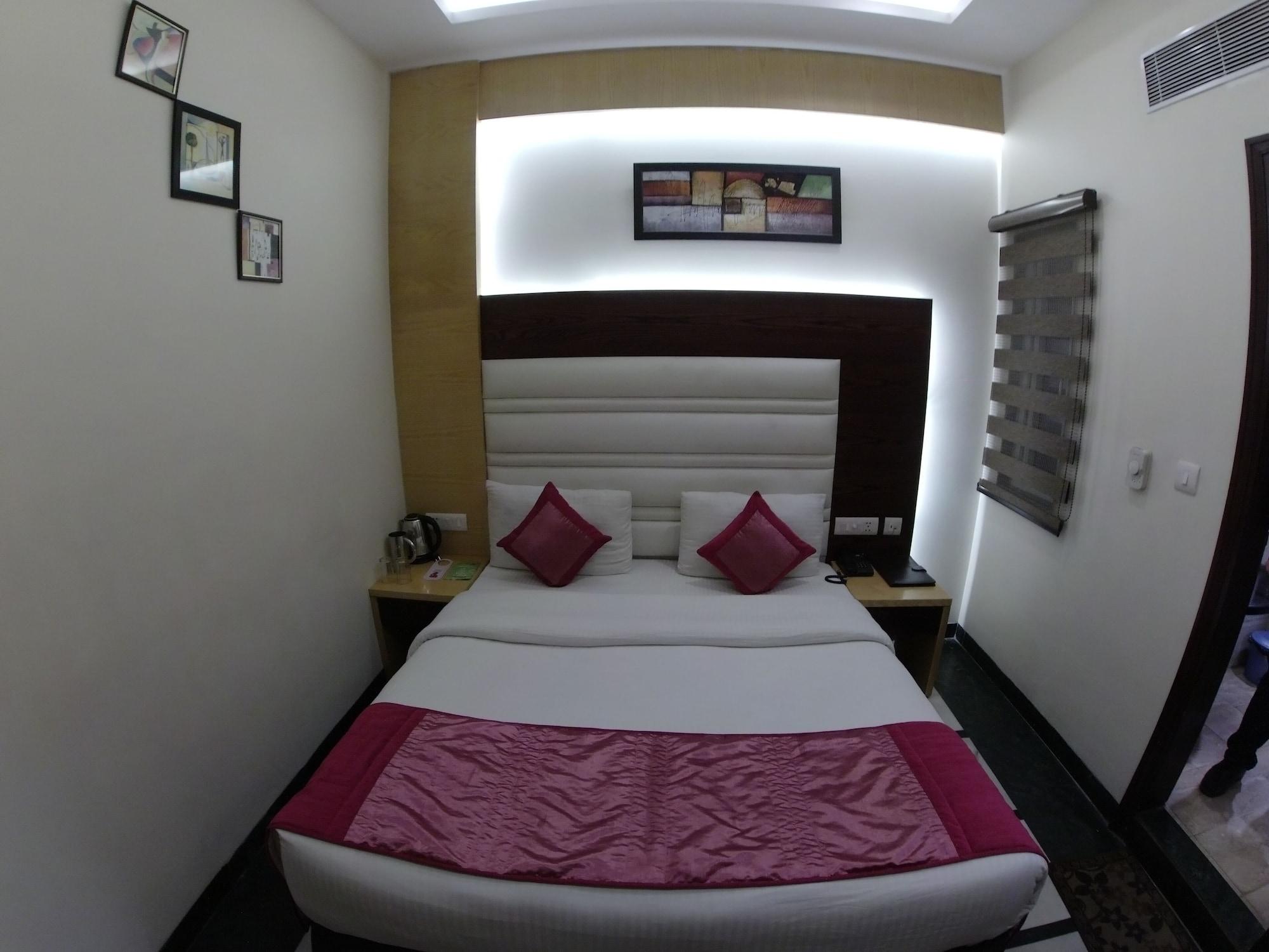 Hotel Hari Piorko - New Delhi Railway Station Екстер'єр фото