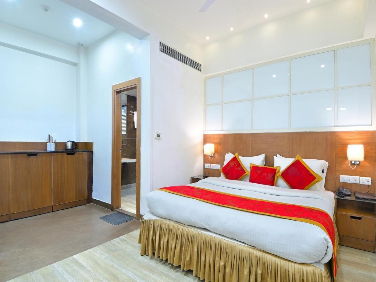Hotel Hari Piorko - New Delhi Railway Station Екстер'єр фото