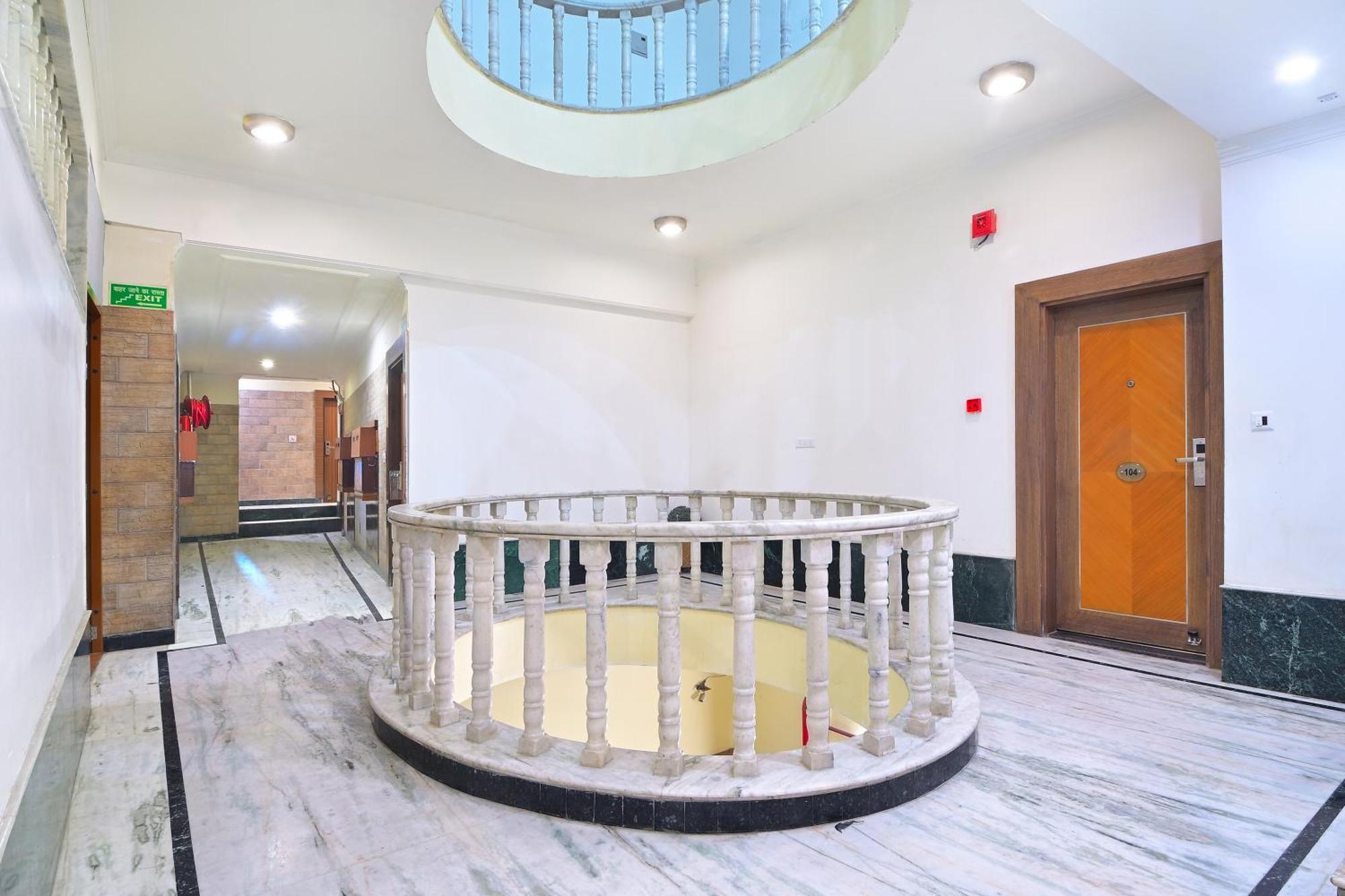 Hotel Hari Piorko - New Delhi Railway Station Екстер'єр фото