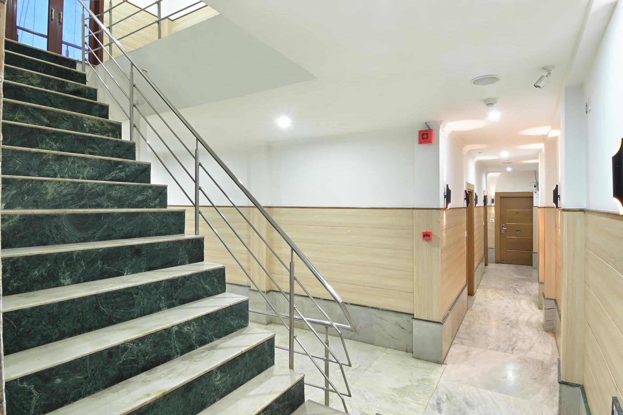Hotel Hari Piorko - New Delhi Railway Station Екстер'єр фото