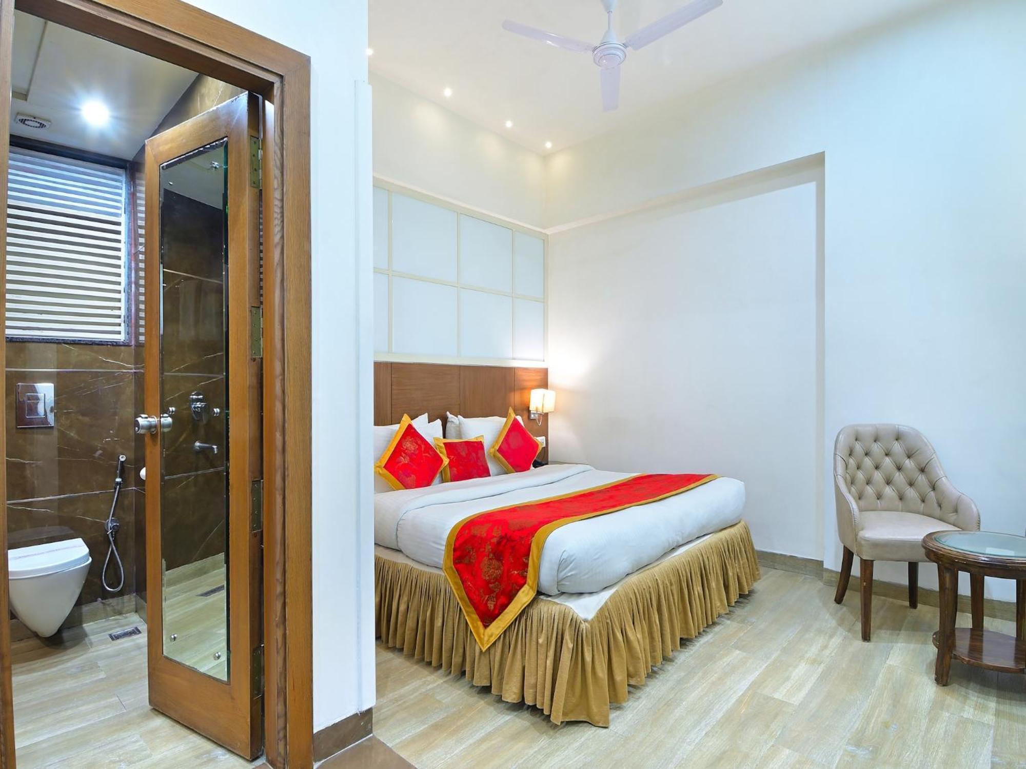 Hotel Hari Piorko - New Delhi Railway Station Екстер'єр фото