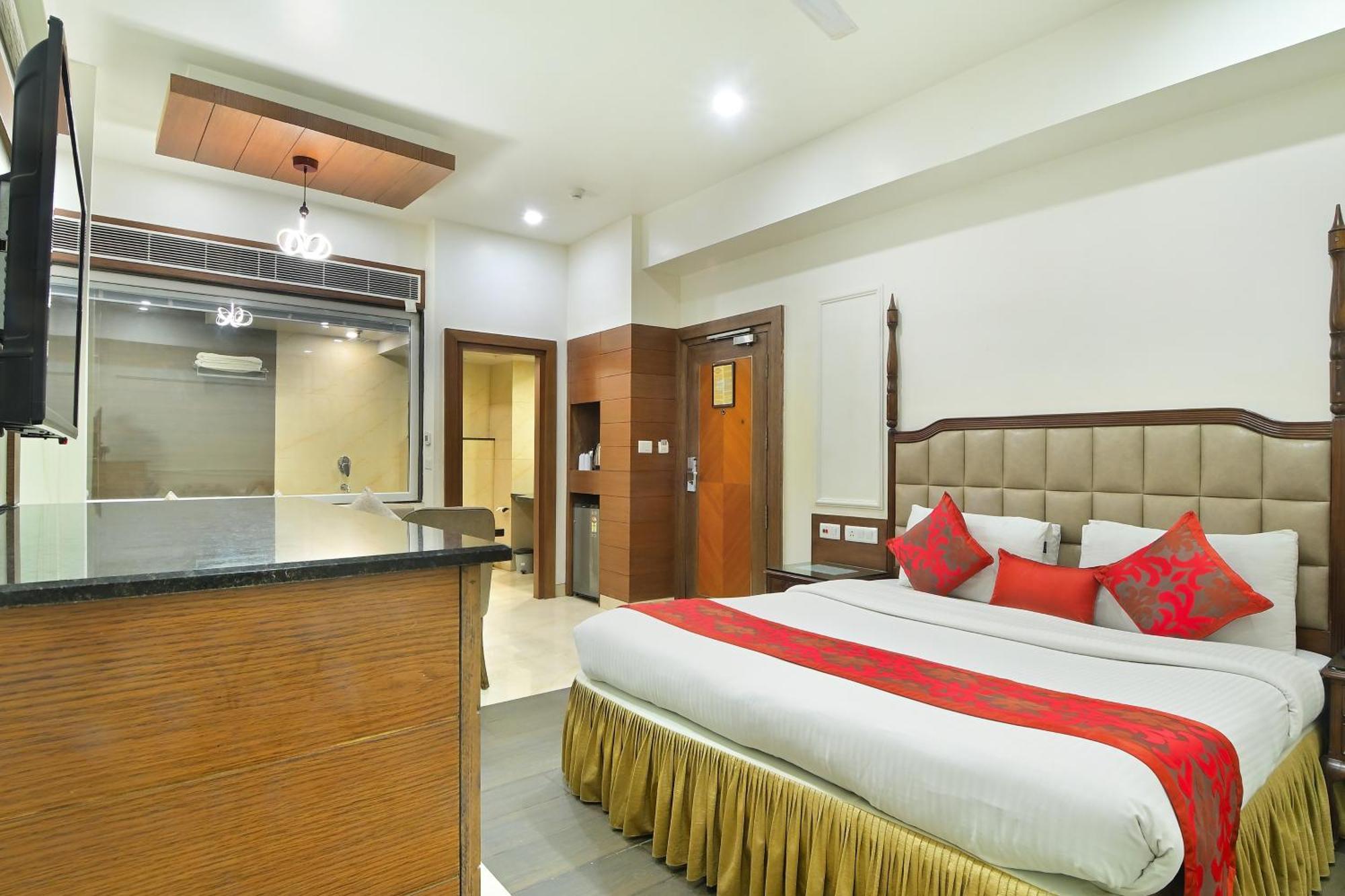 Hotel Hari Piorko - New Delhi Railway Station Екстер'єр фото