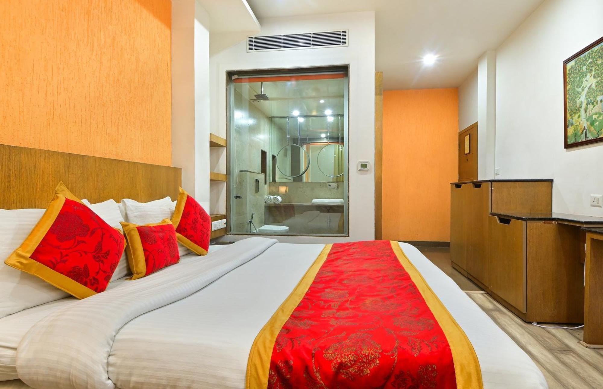 Hotel Hari Piorko - New Delhi Railway Station Екстер'єр фото