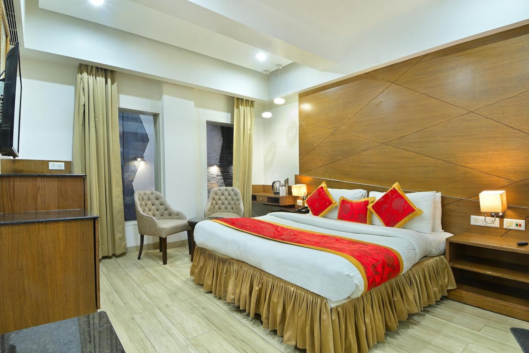 Hotel Hari Piorko - New Delhi Railway Station Екстер'єр фото