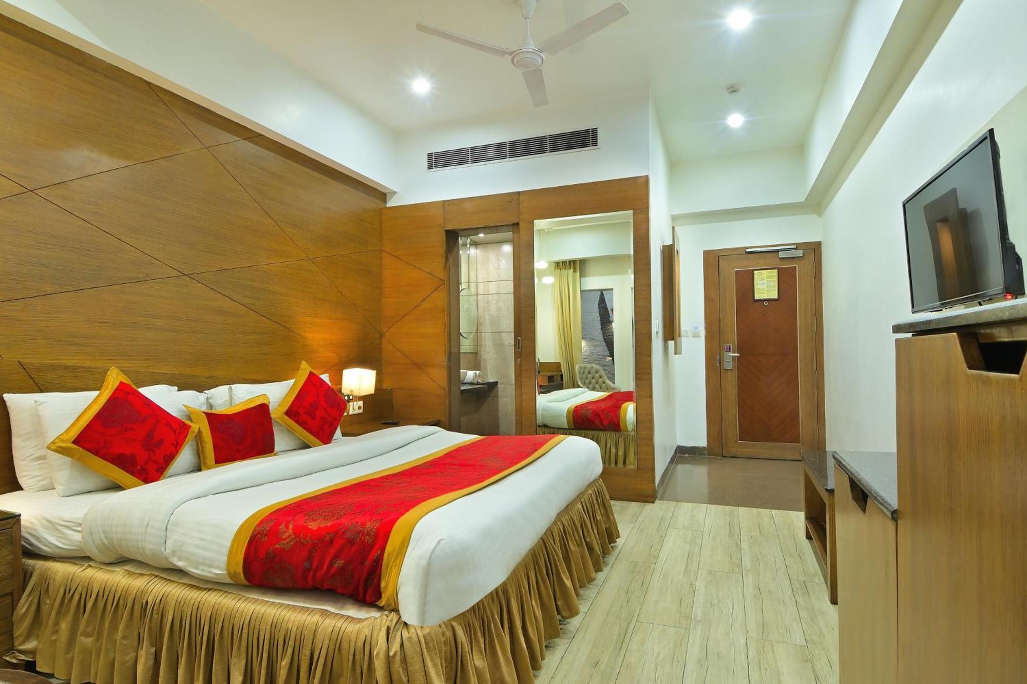 Hotel Hari Piorko - New Delhi Railway Station Екстер'єр фото